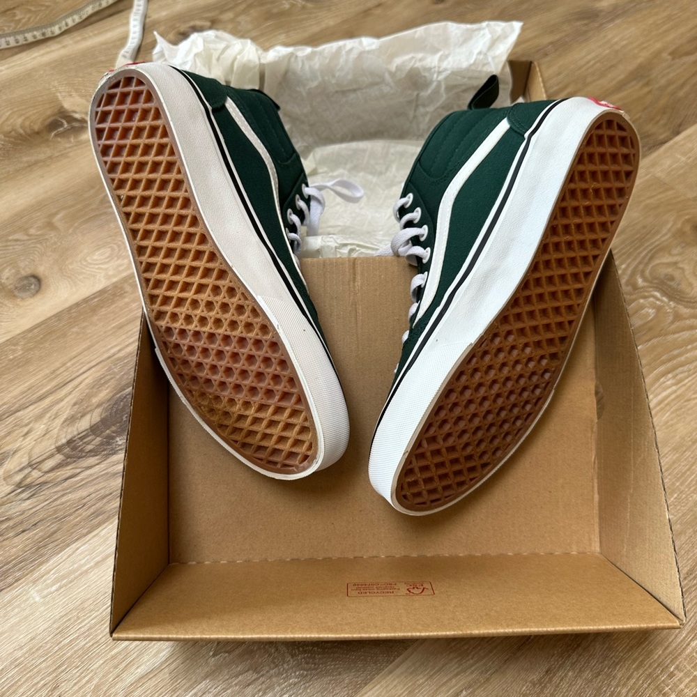 Vans Sk8-Hi High Top Sneakers in Green and White - Picture 5 of 9